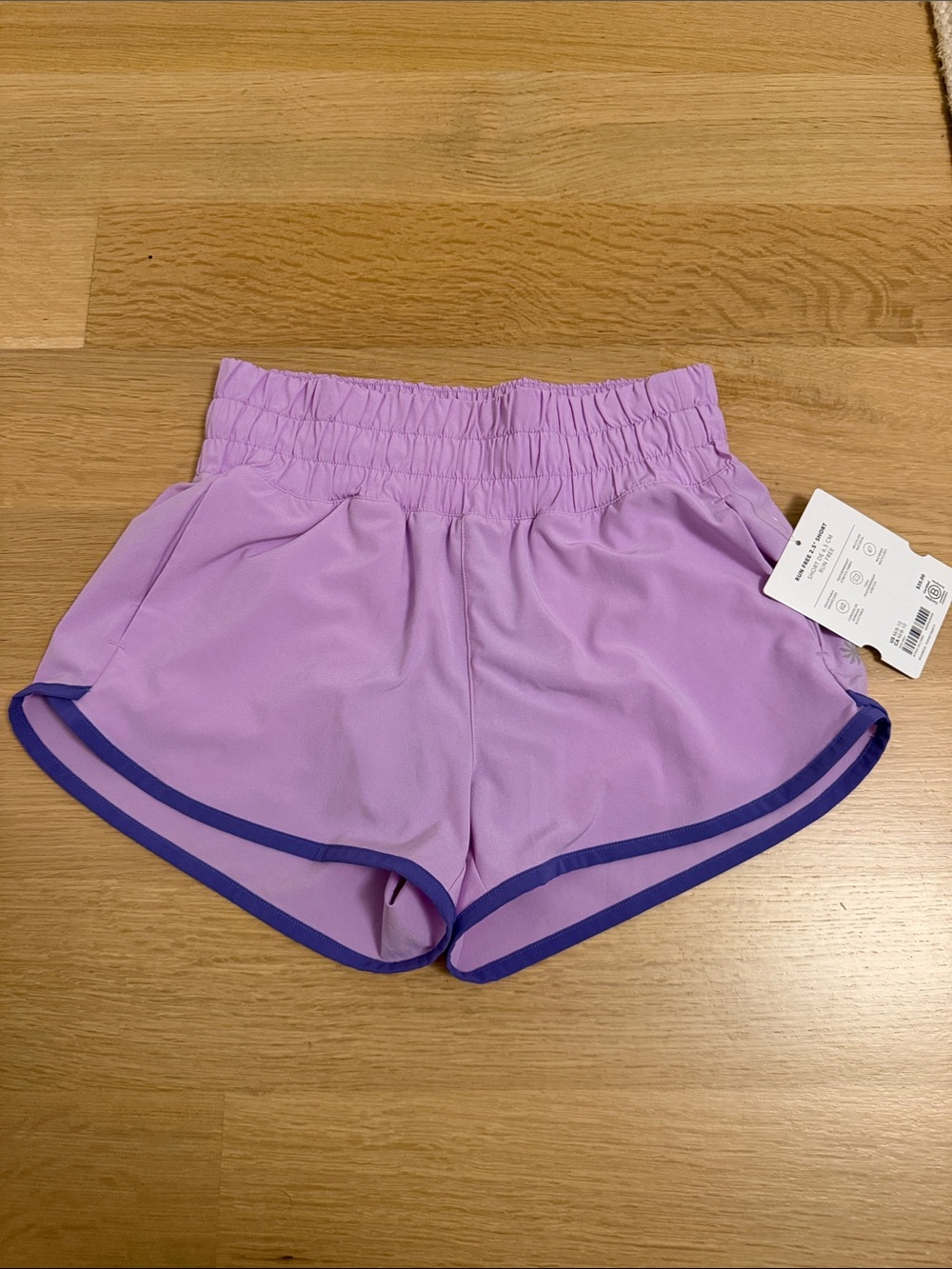 Athleta Girl light purple Run Free 2.5” Short with Contrast Trim
